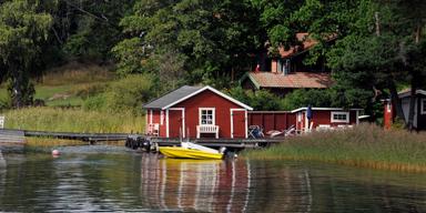 Lättnader i strandskyddet kan öppna för fler att bygga vid vatten – något som spås påverka både tomtpriser och bostadsmarknad, särskilt i mindre kommuner. (Foto Hasse Holmberg /TT)(Foto Hasse Holmberg /TT)