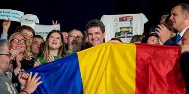 Valet i Rumänien avgjordes på söndagen. Det blev Bukarests liberale borgmästare Nicușor Dan som kammade hem segern till slut.