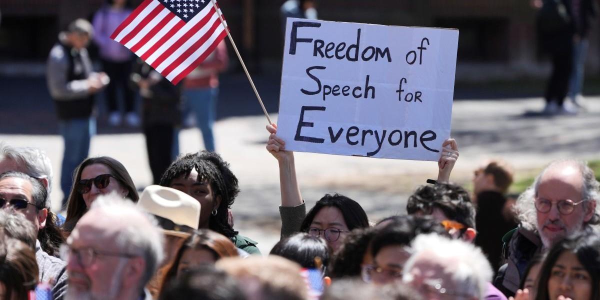 Trump drar in alla framtida bidrag till Harvard