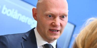Finansmarknadsminister Niklas Wykman tar nu bort Finansinspektionens möjlighet att införa nya amorteringskrav framåt.
