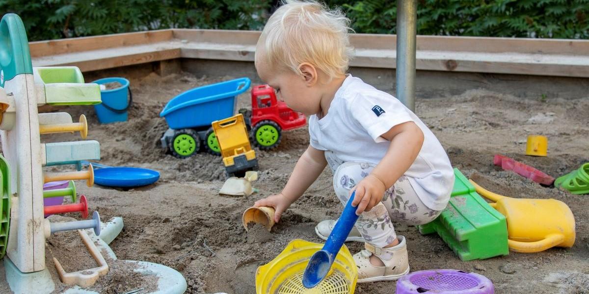 Svenska föräldrar har ökat sitt sparande till barnen med nära nio procent sedan 2024 visar en ny rapport från Länsförsäkringar.