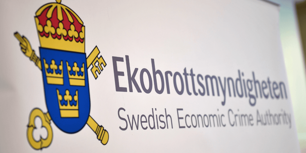 Ekobrottsmyndigheten bör läggas ner, det förslår en ny utredning som vill se att myndighetens verksamhet flyttas till polis- och åklagarmyndigheten. (Foto: Stina Stjernkvist/TT)