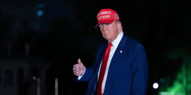 Donald Trump ger Iran tumme upp