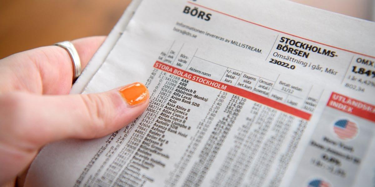 Aktien har åkt rejält nedåt på börsen senaste åren men nu tycker Aktiespararnas analytiker att det kan vara läge att köpa.