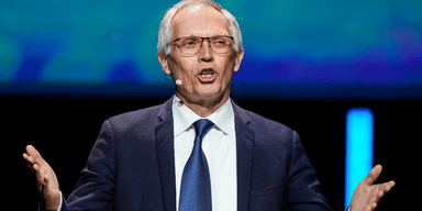 Carlos Tavares lever livet som multimiljonär. (Foto: Michel Euler/AP/TT)