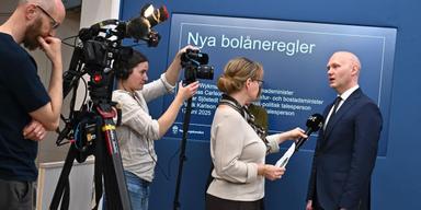 Finansmarknadsminister Niklas Wykman meddelar nya regler för bolån.