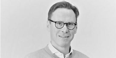Torbjörn Olofsson har varit verksam i finansbranschen sedan 1990-talet. Sedan sex år tillbaka driver han med stor framgång en fond inriktad på svenska investmentbolag.