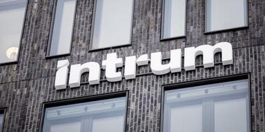 Finansinspektionen granskar Intrum Sverige med anledning av pågående koncernrekonstruktion.