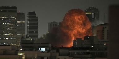 Explosion i Tel Aviv efter robotanfall den 15 juni 2025. Striderna mellan Iran och Israel har trappats upp de senaste dagarna