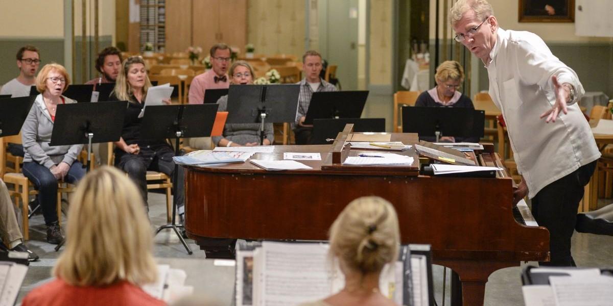 Körsång kapas när regeringen skär ned