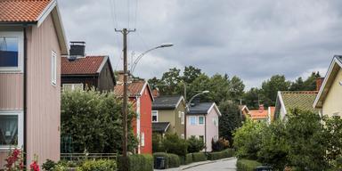 Flerfamiljshus och villor i Tallkrogen i södra Stockholm. Efterfrågan på bygglov har ökat kraftigt.