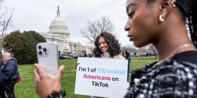 Unga använder sociala medier för att ta del av nyheter. tiktok är populärt.