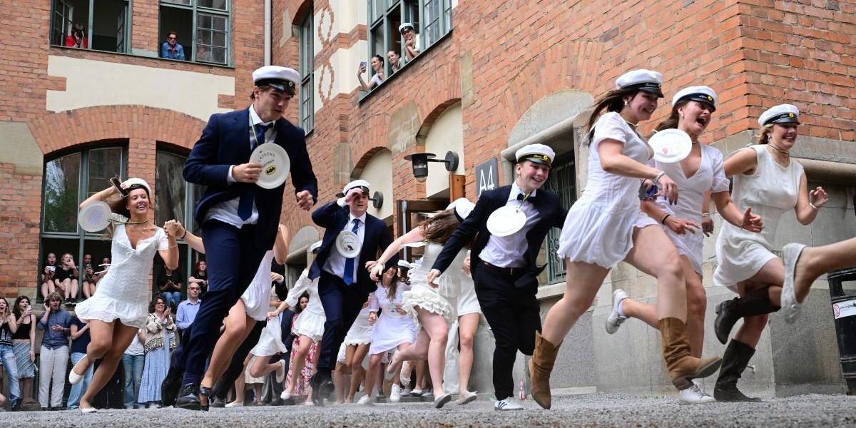 Vi lånar mer till studier än till konsumtion