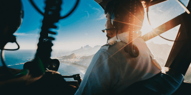 Cockpit under inflygning – ett av flygets mest kritiska ögonblick för piloter och passagerare. (Foto: Canva)