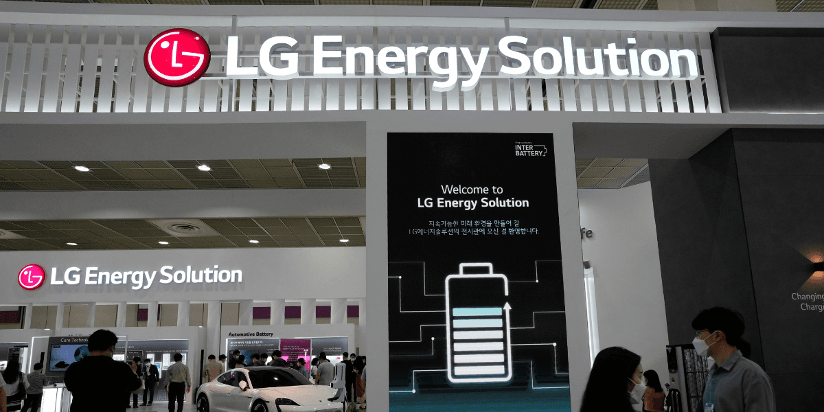 LG Energy Solution har signat en stor deal, kanske med Tesla. (Foto: Ahn Young-joon/AP/TT)