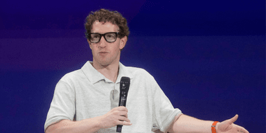 Mark Zuckerberg leder Meta Platforms AI-satsning på artificiell superintelligens – bolaget ökar investeringarna, stärker rörelseresultatet och aktien rusar efter stark kvartalsrapport 2025.