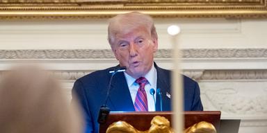 Trump slår ifrån sig gällande Epstein