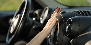Det finns lite saker att tänka på för att få kallast möjligt i bilen. (Foto: Canva)