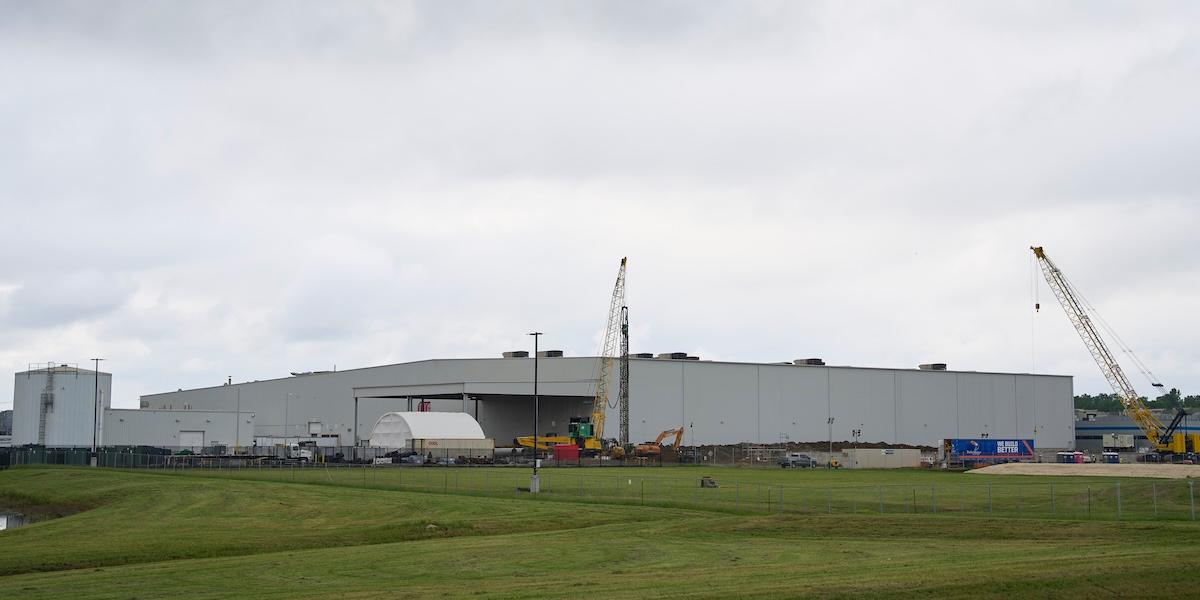 xAI:s datacenter i Memphis, anläggningen som nu får drivas med gasturbiner trots stark kritik.