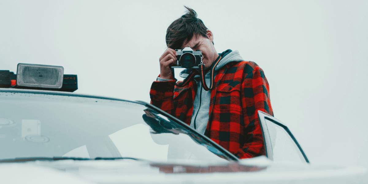 Influerare riskerar dryga böter för att baktala ett bilmärke. (Foto: Jelle van Leest on Unsplash)