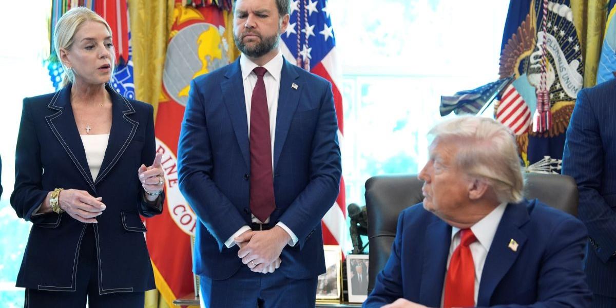 Trump-regimen ska gå vidare för att vinna över domstolarna
