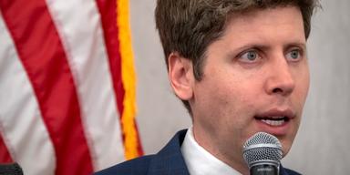 OpenAI-vd:n Sam Altman är oroad över att Kina spurtar i AI-racet.