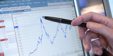 Aktien borde slå nytt kursrekord tycker Swedbanks analytiker efter att ha lyssnat till bolagsledningen.