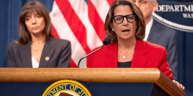 Lisa Monaco har haft roller inom politiken som Trump anser vara skadlig om den kommer i orätta händer. (Foto: Mark Schiefelbein/AP/TT)