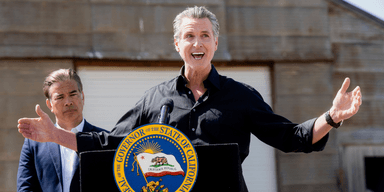 Den efterlängtade nya AI-lagstiftningen i Kalifornien har nu fått grönt ljus av guvernör Gavin Newsom. (Foto: Noah Berger/AP/TT)