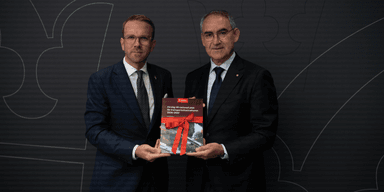 Andreas Carlsson bostads och infrastrukturminister, Roberto Maiorana generaldirektör Trafikverket, nationell plan för transportinfrastrukturen 2026-2037. (Foto: Andreas Gärdnert)