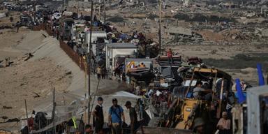 Anlitades för att skönmåla Israel