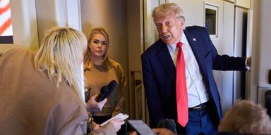 Det gäller att stå på Trumps sida om man vill behålla sin tv-licens, eller inte riskera en skyhög stämning.