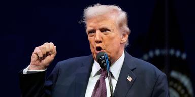 Donald Trump fortsätter hävda att inflationen är över, trots väljarnas växande missnöje.