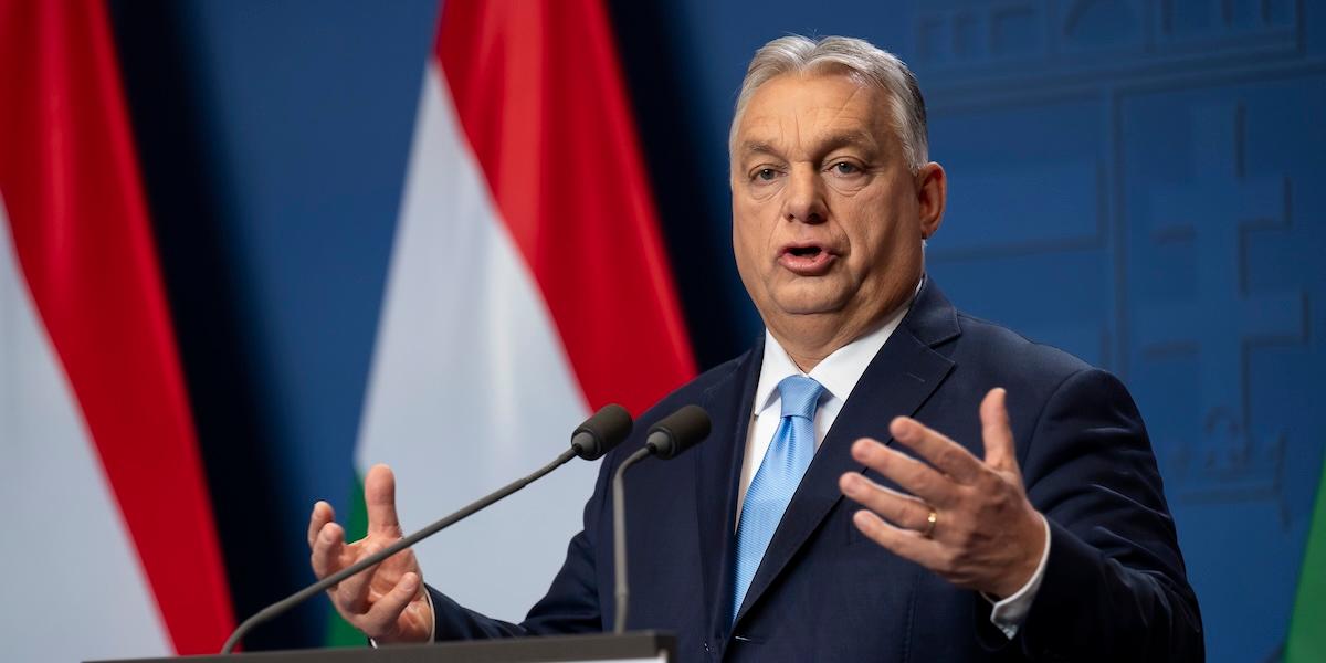 Ungerns premiärminister Viktor Orbán kritiserar Sverige i tal och på X.