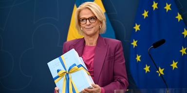 Finansminister Elisabeth Svantesson presenterade höstbudgeten under en pressträff på Rosenbad på måndagen