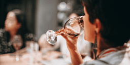 Forskarna avslöjar: Den perfekta åldern för ett glas vin