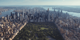 Han flyttar till New York när miljardärerna hotar flytta ut