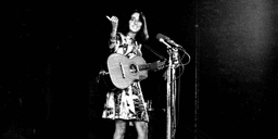 Joan Baez – protestsångerskan som blivit Tiktok-feminist