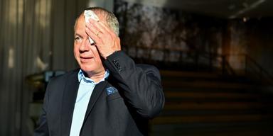 Volvos vd Martin Lundstedt fick det svettigt i fredags när aktien hade sin sämsta enskilda dag sedan finanskrisen.