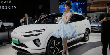 BYD har tagit många marknadsandelar de senaste åren. Nu dalar det. (Foto: Ng Han Guan/AP/TT)