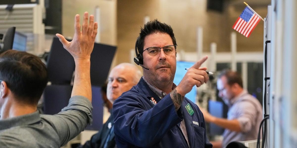 Världen har blivit beroende av Wall Streets uppgång men beroendet av amerikanska aktier är farligt.