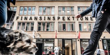 Finansinspektionen (FI) inleder en fördjupad granskning av hur banker och försäkringsbolag hanterar flyttar av kollektivavtalad tjänstepension