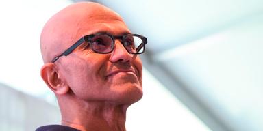 Microsoftchefen Satya Nadella har anledning att vara nöjd med sin nya jättelön.