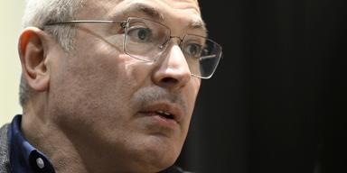 Mikhail Khodorkovsky som bor i London anklagas för kuppförsök i Ryssland.