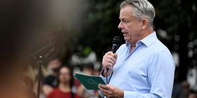 TCO och Saco menar att regeringen saboterar arbetsmarknaden
