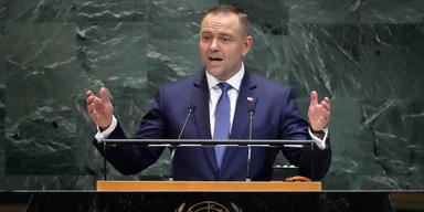 Polens president Karol Nawrocki vill se fler barn i landet genom att sänka inkomstskatten.