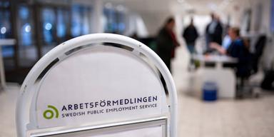 Arbetsförmedlingen har hävt 94 avtal med över 50 leverantörer som underpresterat inom Rusta och Matcha.
