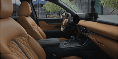 Nya Mazda med härlig brun nappaläder. (Foto: Mazda)