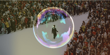 Montage som visar en ensam person inuti en bubbla omgiven av människor, som symboliserar debatten om en möjlig AI-bubbla och marknadens flockbeteende.