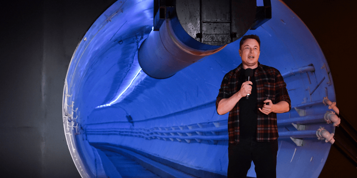 Elon Musk i en tunnel
